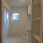 O様邸　洗面脱衣室